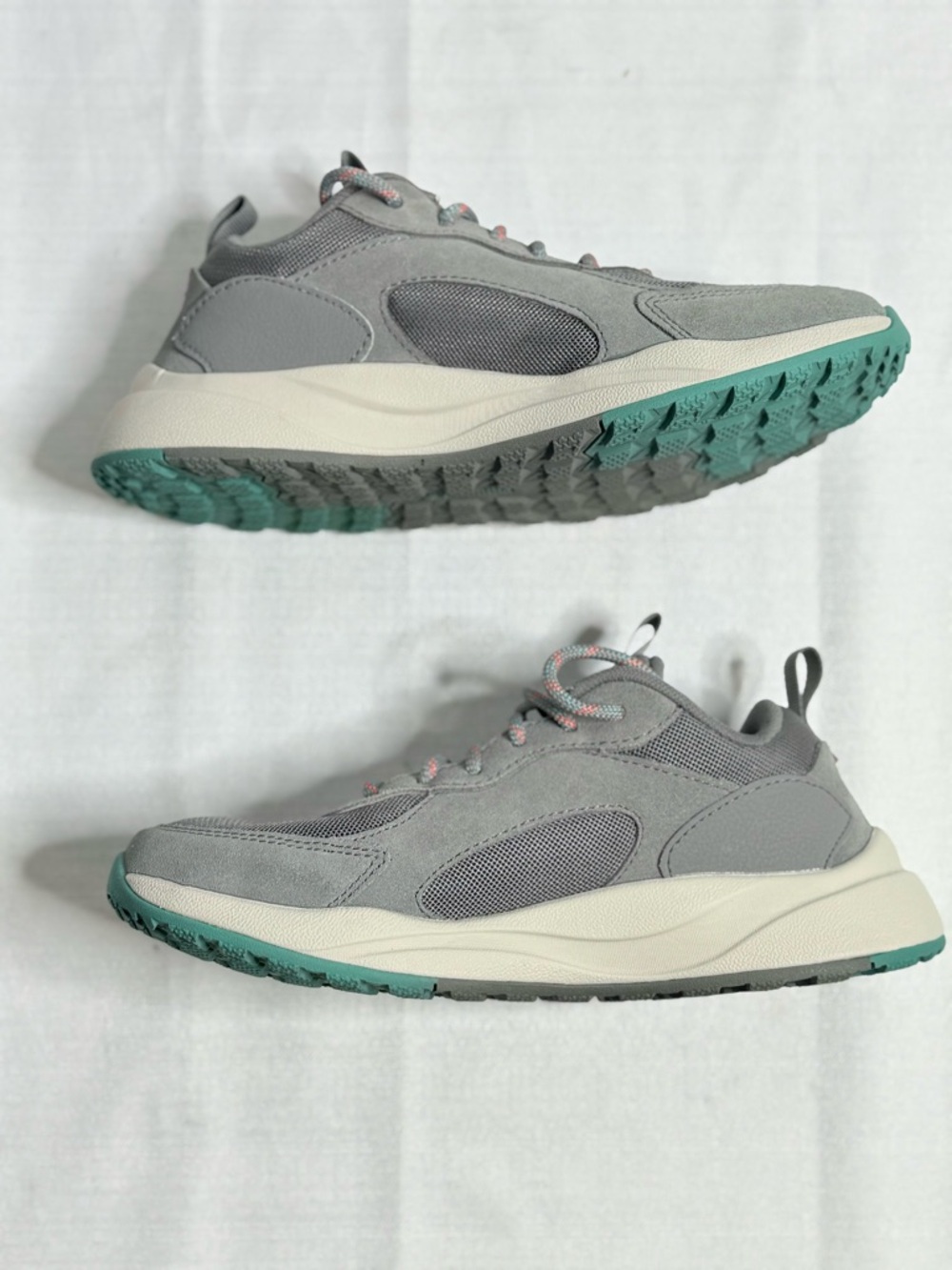 Columbia Women’s Pivot Mid Waterproof Trail Hiking Shoes Gray  6.5 - Picture 3 of 9
